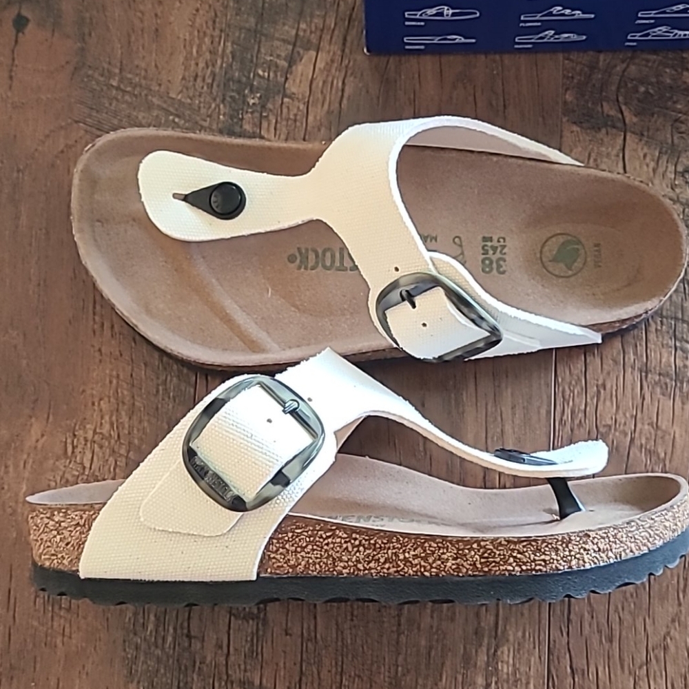 NWT Birkenstock Gizeh Big Buckle Rivet Logo